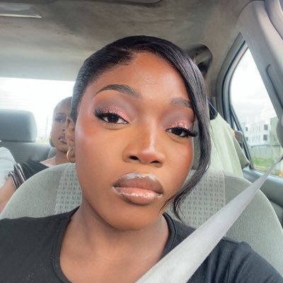 dolapospov's profile picture. arsenal❤️                                                                                    face model 💋
