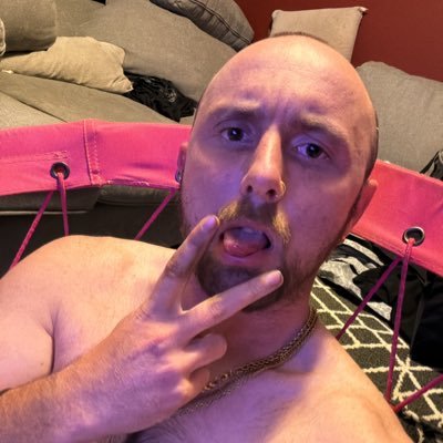 Cxnxrmxllxy6900's profile picture. 