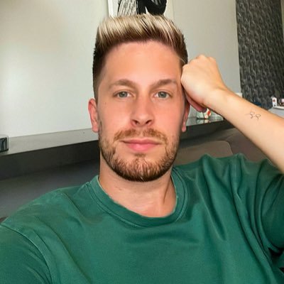 szblcs_g's profile picture. 