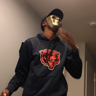 ChefOsco's profile picture. "The storm eventually ends. And when the storm does end, you want to make sure that you’re ready.” 🐍 #DaBears