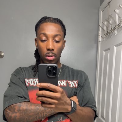 JLurry_0's profile picture. PEACE & LOVE