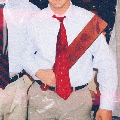 frattyhercules's profile picture. I can beat you at shotgunning beer✌🏻𝘂𝘀𝗰 𝘁𝗿𝗼𝗷𝗮𝗻𝘀 ‘88 fighton congress winyah hog cranker zyns peter millar george bush etc etc | alt: @fratty_hercules