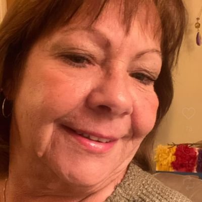 Sandramommy10's profile picture. I'm helping financially 💵💸💵💵