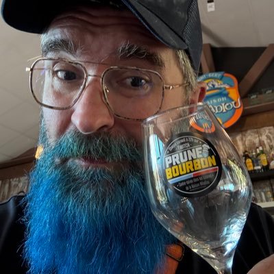 LudoDelaherche's profile picture. #Media #Politique #Innovation #Retail #StartUp #Com #Brand. ambassadeur du #Lot