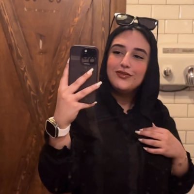 Maryam_Elgamall's profile picture. Meh.