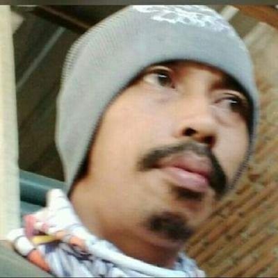 MAVDUIT's profile picture. Bismillahirrahmanirrahim 
Jangan hitung temanmu
di saat senang
Tapi hitunglah temanmu di saat susah