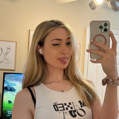 contactotter1's profile picture. 31 - Just your average Girl Next Door 🖤 Carolina Girl 🌴➡️Georgia Peach SFW Account ☺️ Socials