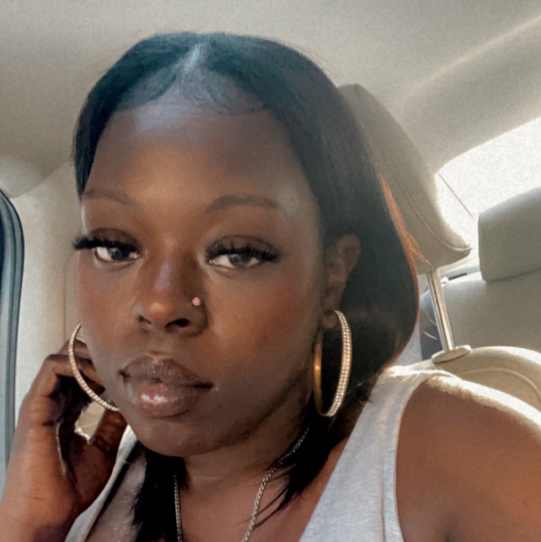 prettiblacknae's profile picture. 