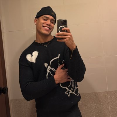 Ayoubakk_'s profile picture. 