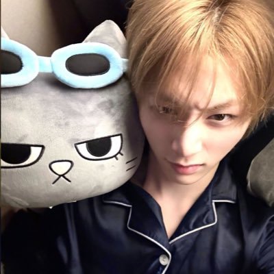 g01denh0ur's profile picture. stay | czennie | onedoor | p1ece | briize