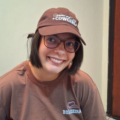 BackstreetBride's profile picture. Pessoa Com Deficiência. Fã da Taylor Swift. Maria Boyband. Boiadeira e Little Monster. Colorista nas horas vagas.