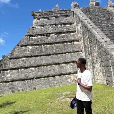 tolaniodukoya's profile picture. M.D 🩺 I’m getting into business school soonest! Top 1% North American full time MBA offer! Sealed!!
