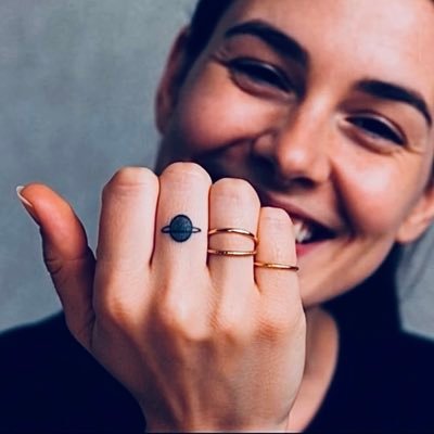 Red_rose_382's profile picture. 👉 Co-Initiatorin dieser furchtbaren Geruchs-Surströmming-Schwedischen-Dings-Aktion da: https://t.co/SWC0sHbUzr 🇸🇪 🐟 ❤️