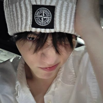 strawberrycrxwn's profile picture. 18, 🇫🇷🇯🇵 | moa, engene, stay, girls² | #隅谷百花💙 | moomin