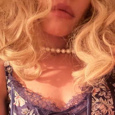 welleducatd's profile picture. a well educated young findomme looking to send you to financial ruin 

$35