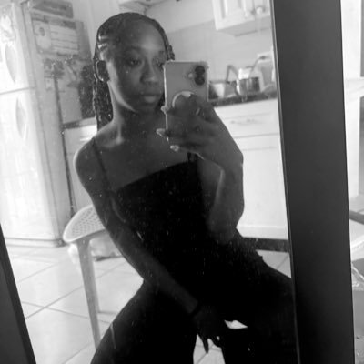 simplyhelcy_'s profile picture. boy mom 👑 Philip and Phoenix 💙
