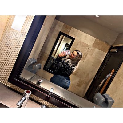 RiosPhie's profile picture. What ever You decide To do make sure it Makes you Happy 💕🌱