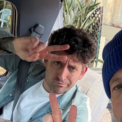 ginasfsarah's profile picture. im not sorry for being a joe trohman lover
