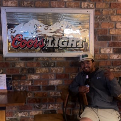 chech_el_chivo's profile picture. Life is like a sandwich; no matter which way you flip it, the bread comes first.