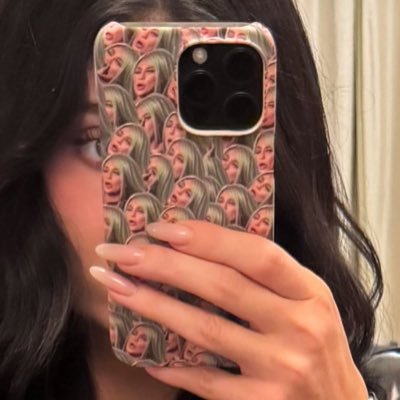 bforbarbi's profile picture. genuinely a bad person