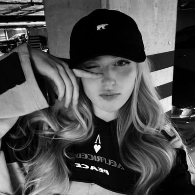 inttersthelar's profile picture. 