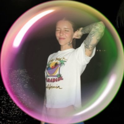 _flowerp0t's profile picture. 🌱⋆⁺₊⋆ 𖤐𐬿 Y2k call me your city𐬿 ༅ 🌸