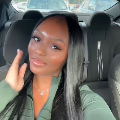 Entrancinggg's profile picture. 