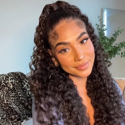 Mariana150801's profile picture. Love is about to be with someone trustworthy and honest with you forever