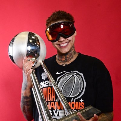 Dotmug_330's profile picture. just a kid from ohio / Las Vegas Aces #1/ 3X WNBA CHAMP