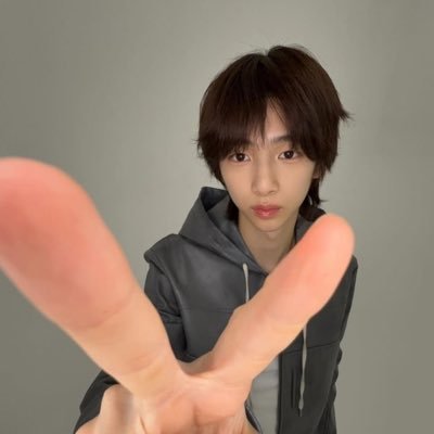 z_zuing's profile picture. ( ´•.•́ )✧ #주훈