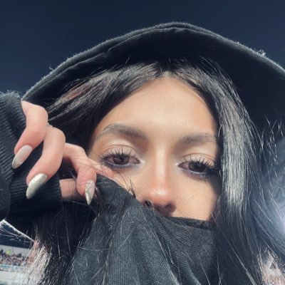 valuvalii's profile picture. por que lloras tan fuerte rescatate
