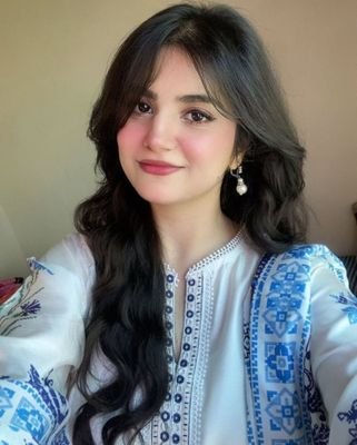 akansha127y's profile picture. 