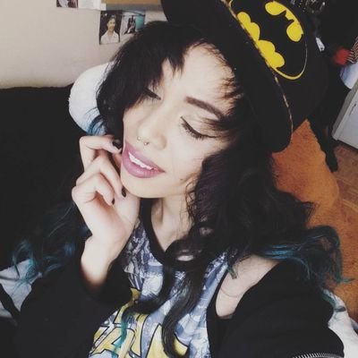 netrunner_aly's profile picture. sui 🔮 | artist | anime nerd & casual gamer
