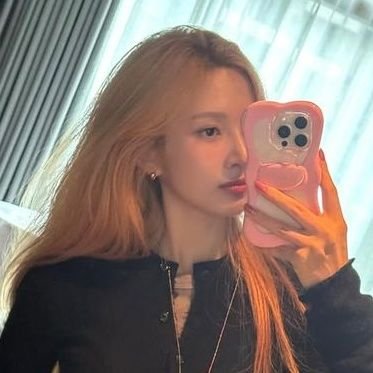 jnktab's profile picture. how  can  a  person  know  everything  at  18  but  nothing  at  https://t.co/gvSBjFE0Uh ?