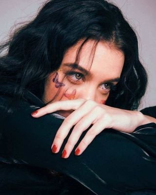 meeraji_'s profile picture. 