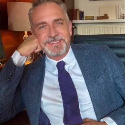 Mavins385479's profile picture. 