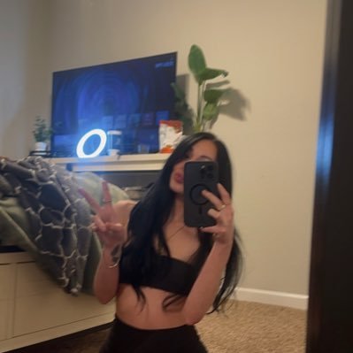 aallyssamariee's profile picture. soft girl era