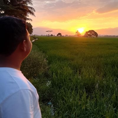 denizuglo47789's profile picture. Chat me if you need to talk.🍀