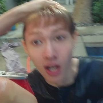 linlaens's profile picture. sudah terbiasa terjadi tante😜👈