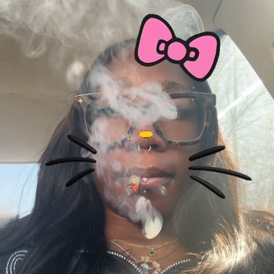 ryna777xx's profile picture. pretty little girl ina pretty little world 💋🌟🐍🖤🥀👩🏽‍❤️‍💋‍👩🏾🎀