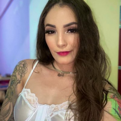 sjuhlie's profile picture. meu mais sincero fodase