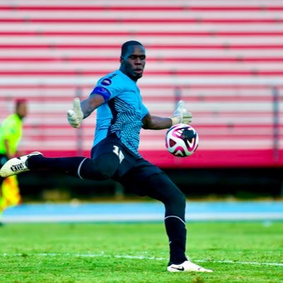 Julani18's profile picture. National player of @StKittsNevisFA #18🇰🇳