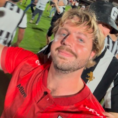 Esquizonomics's profile picture. Magister en Economía UTDT. Profesor universitario de Macroeconomía y Finanzas. El famoso santafesino “gran amigo de todo el mundo”. Música y sonido.