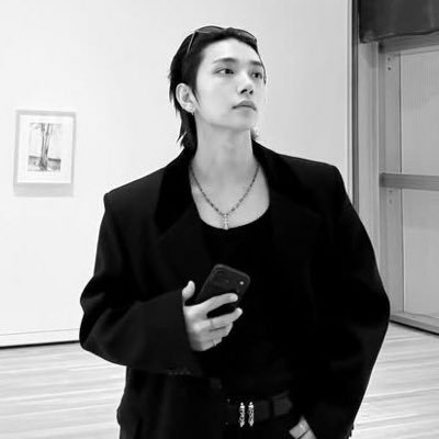 Dece_ember1230's profile picture. 