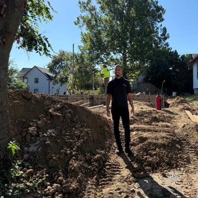 ElJefe_Don's profile picture. I do it for my last name. Creator ⌚️ @DonPieceTC | RE Investor 🏠 @PropertyDons Philanthropist 🤝 LTIYF | Inspiring the trenches. Omaha ➡️ Dallas