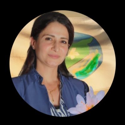 rojin_aryan's profile picture. "Kurdino! bibin yek! ger hûn nebin yek, hûn e herin yek bi yek" Cigerxwîn JİN JİYAN AZADÎ ✌🏼