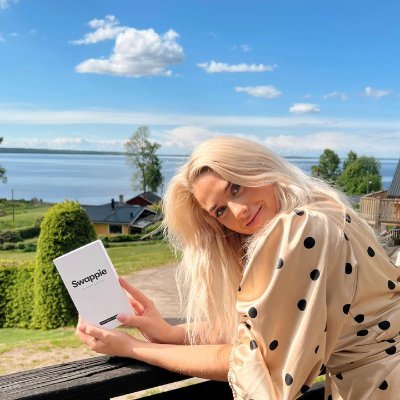sunshine_lily7's profile picture. Dog mom 🐶 | Coffee & sunshine ☕️🚫robot🚫porn🚫Gift Card Promotion