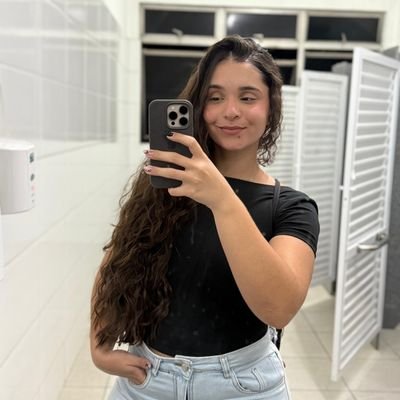 maysecrf's profile picture. PRE DES TI NA DA❤️🖤 | RJ, 2003| enfermagem 6/10