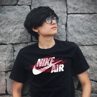 RobertoGua1605's profile picture. Tryng to forget the past, I think for myself and stand by what’s right, Reader, I’m still writing my story.