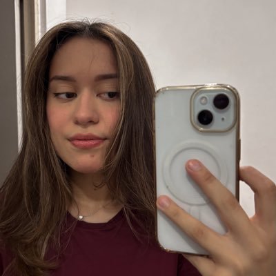 taylovesreg's profile picture. pathological people pleaser